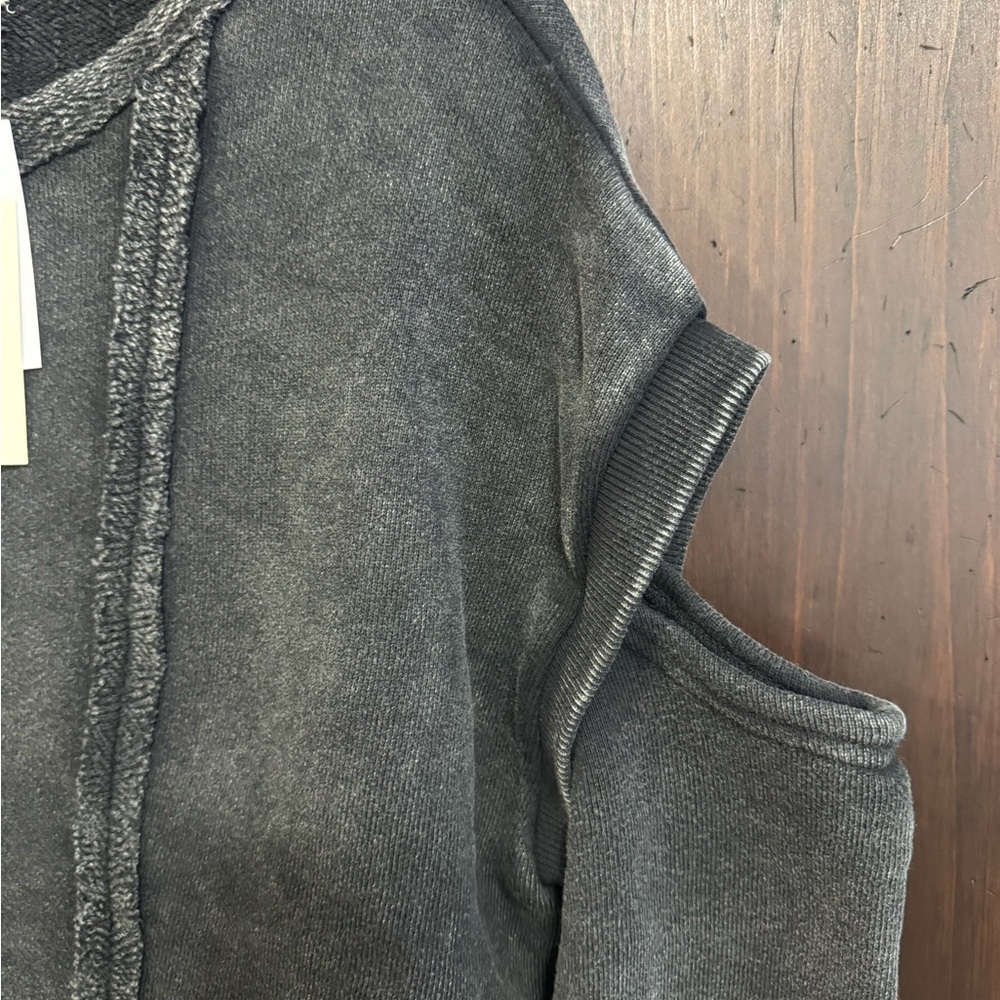 Gilded Intent Women's Black Sweatshirt Cutout Sleeve size Medium NWT The Buckle - Picture 6 of 10